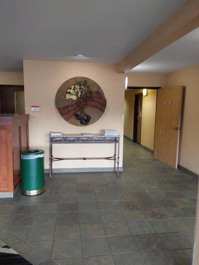 Lavissh Inn And Suites Bellingham Exterior foto