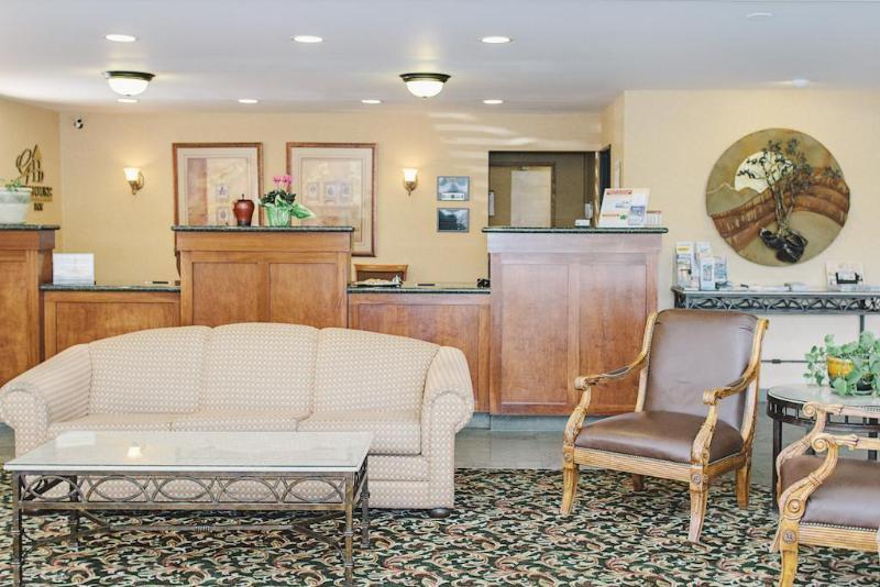 Lavissh Inn And Suites Bellingham Exterior foto